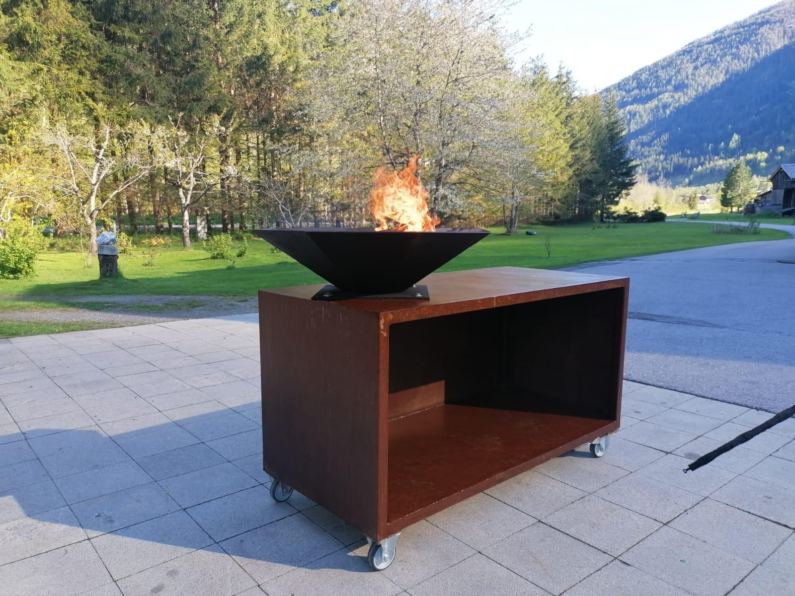 Mobiler Griller aus Cortenstahl